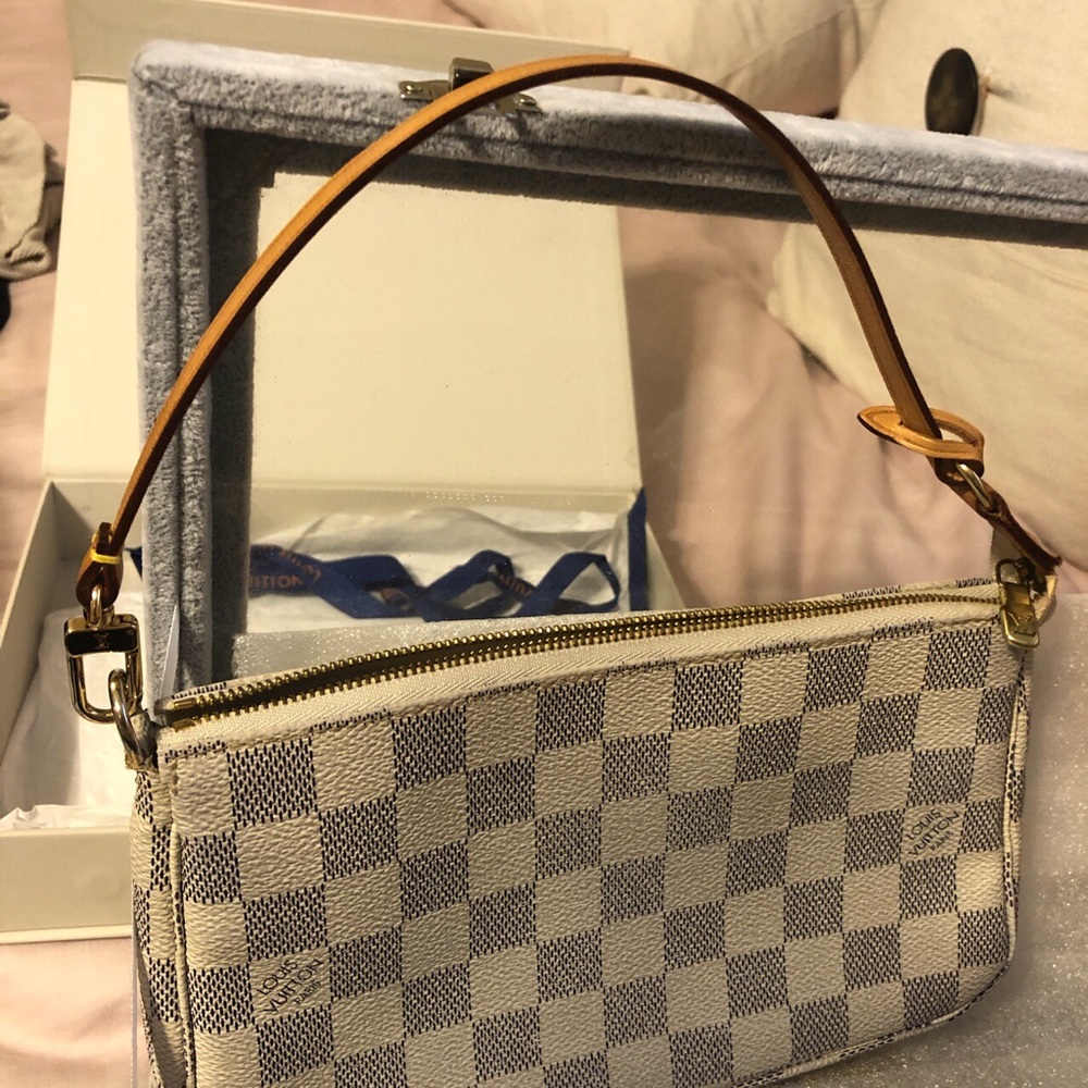Louis Vuitton Pochette Accessories